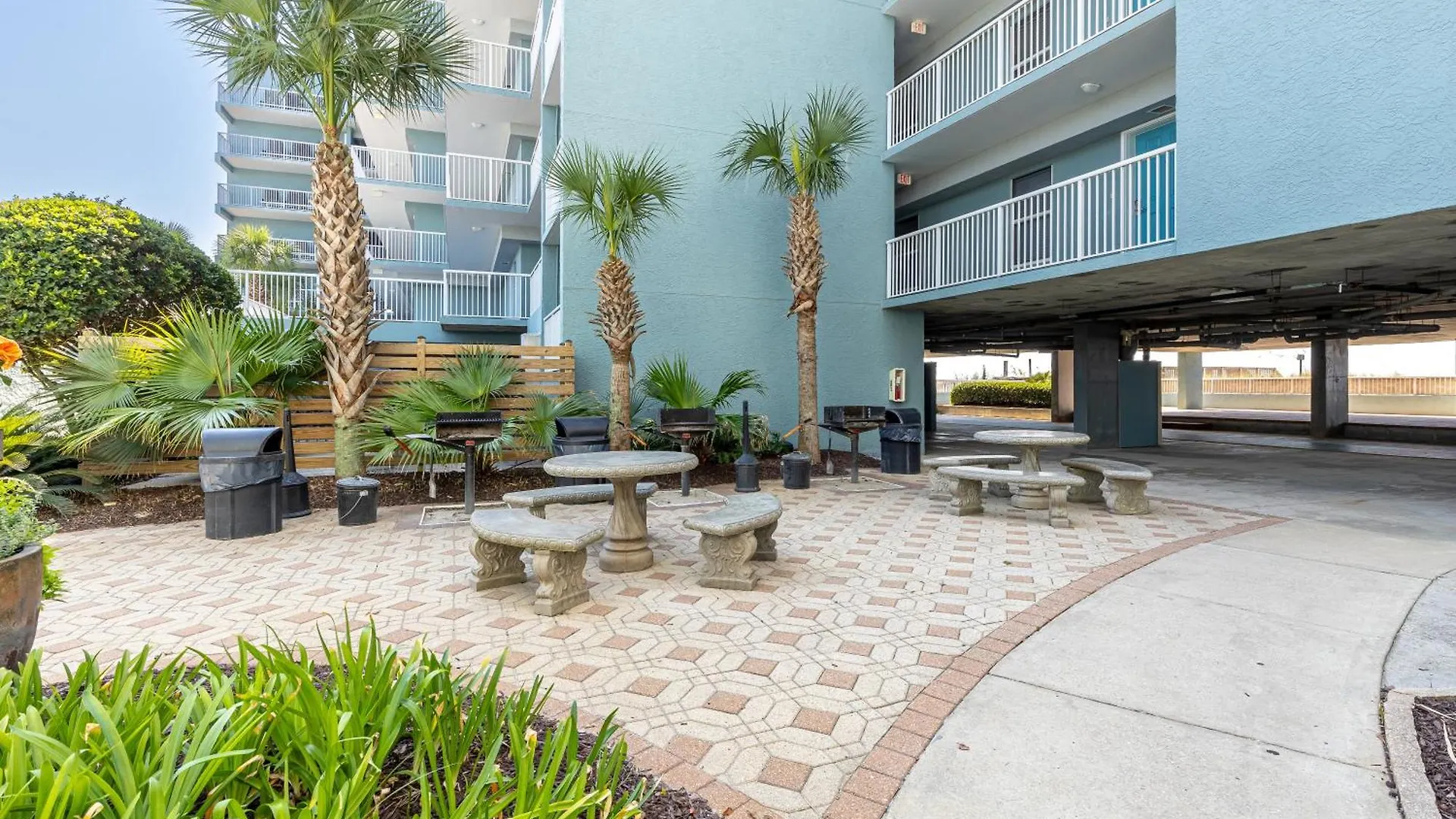 Grand Caribbean East 309- By Holiday Isle Properties Destin Apartment